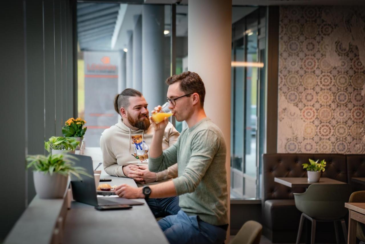 Loginn Hotel Stuttgart Zuffenhausen Korntal-Münchingen Buitenkant foto